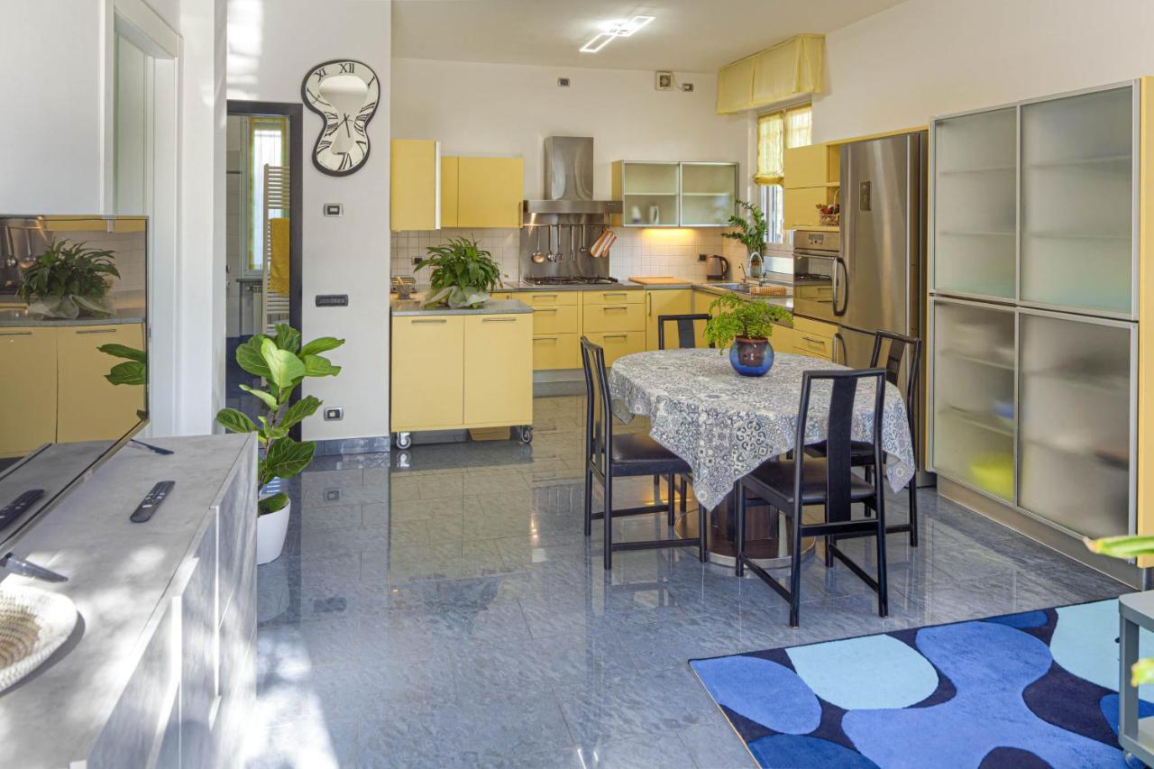 Villa La Rodina Diano Marina Eksteriør billede