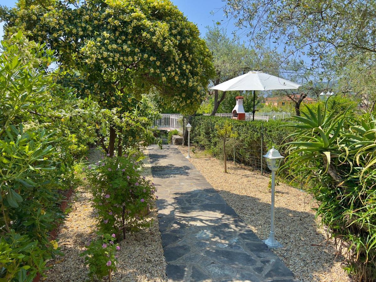 Villa La Rodina Diano Marina Eksteriør billede
